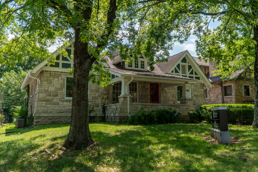 1616 16th Ave S, Nashville, TN à vendre - Photo du bâtiment - Image 1 de 1