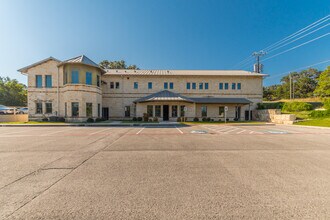 415 S School St, Boerne, TX for lease Building Photo- Image 2 of 2