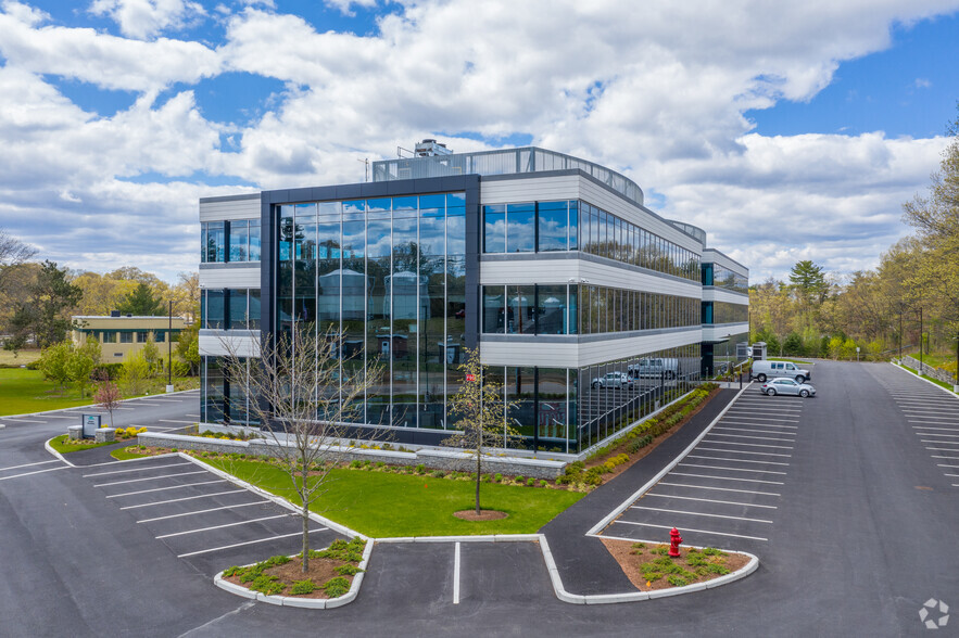 1075 Worcester St, Natick, MA for lease - Building Photo - Image 1 of 10