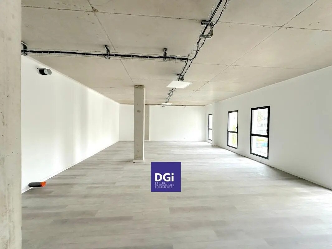 Bureau dans Nîmes à louer Photo intérieure- Image 1 de 4