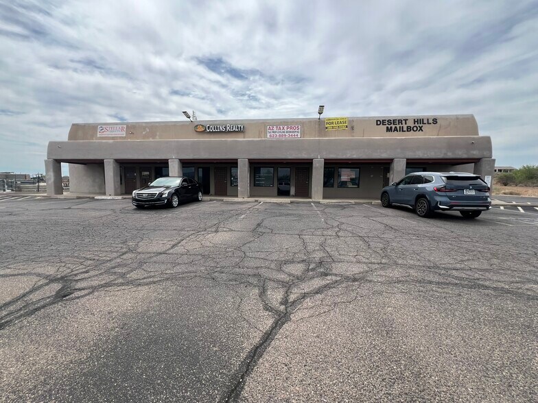 515 E Carefree Hwy, Phoenix, AZ à louer - Photo du bâtiment - Image 1 de 3