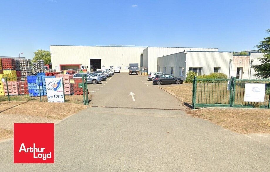 Industrial in Dreux for lease - Building Photo - Image 3 of 3