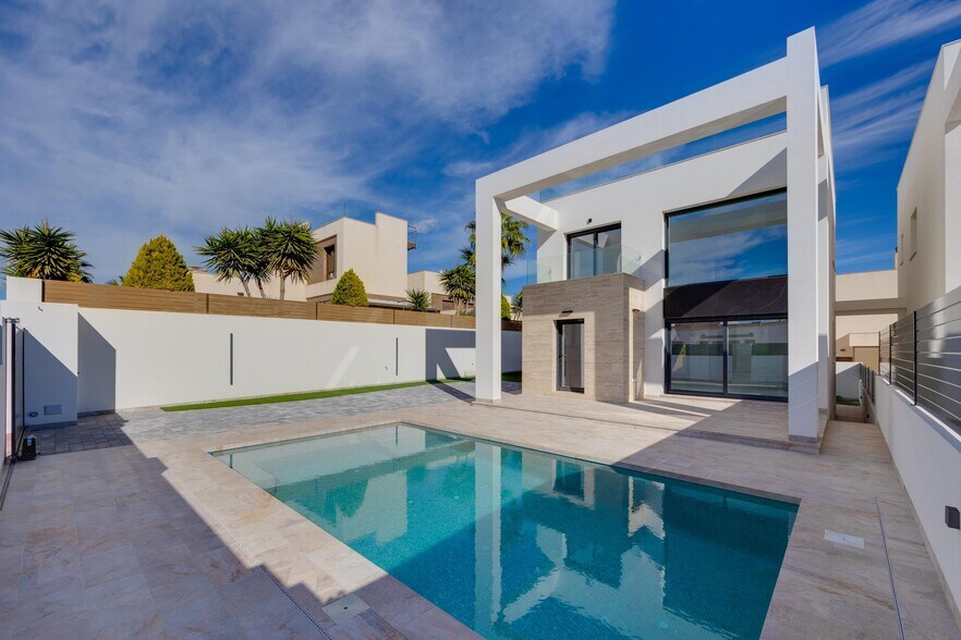 Terrain dans Torrevieja, Alicante à vendre - Photo du bâtiment - Image 3 de 25