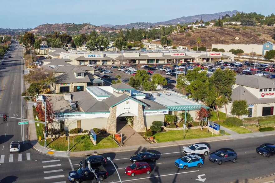 13616 Poway Rd, Poway, CA for lease - Primary Photo - Image 1 of 7