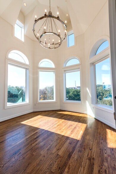 540 Heights Blvd, Houston, TX à louer - Photo du bâtiment - Image 2 de 7