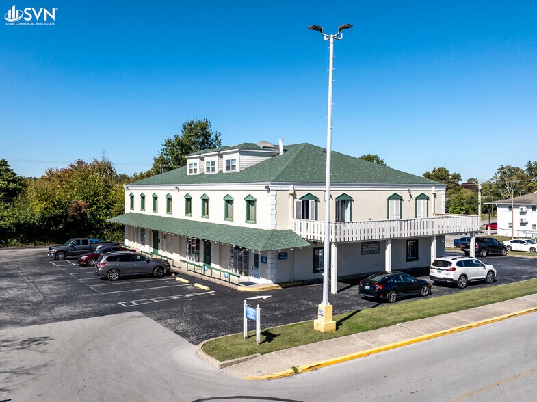 1701 Alexandria Dr, Lexington, KY à vendre - Photo du bâtiment - Image 3 de 21