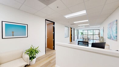 28632 Roadside Dr, Agoura Hills, CA à louer Numérisation 3D de Matterport- Image 1 de 8