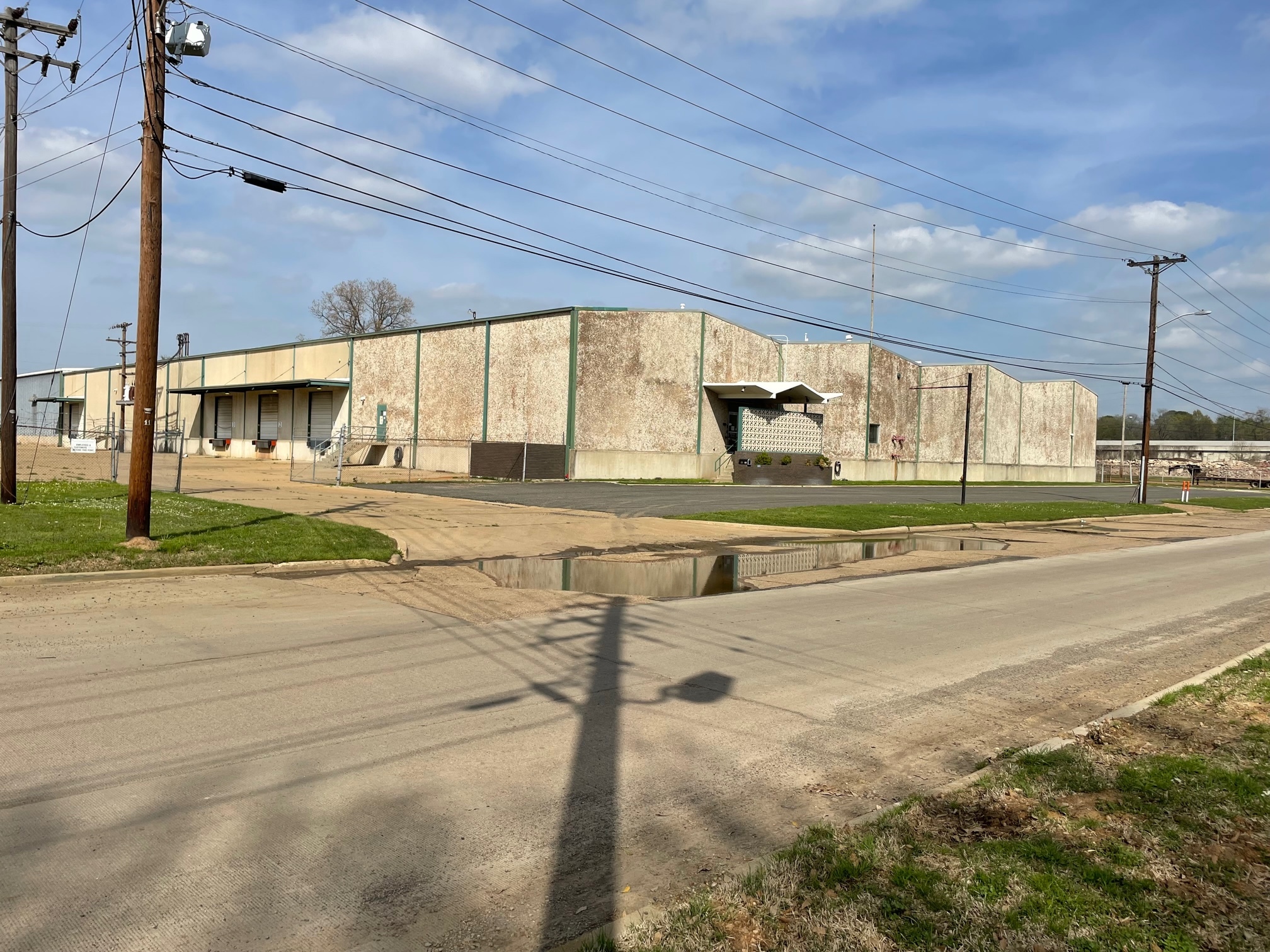 222 W 63rd St, Shreveport, LA for lease Primary Photo- Image 1 of 6