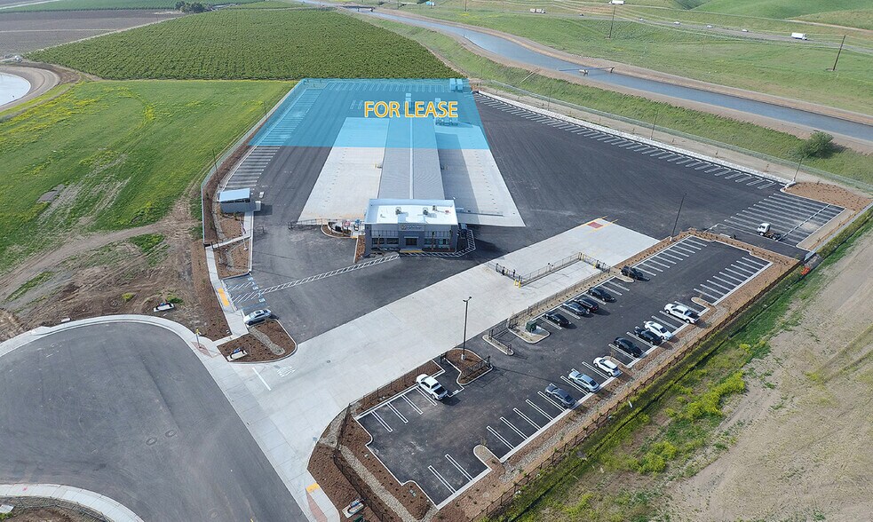 275 Rogers Rd, Patterson, CA à louer - Photo principale - Image 1 de 4