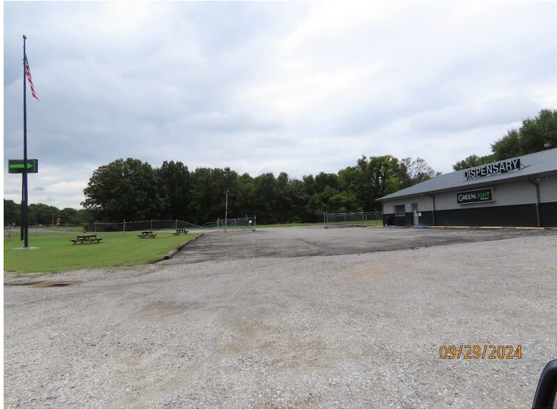 2000 Martin Luther King Jr Dr, Helena, AR à vendre - Photo du bâtiment - Image 2 de 6