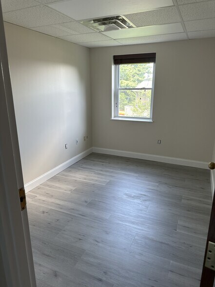 1786 Wilmington West Chester Pike, Glen Mills, PA à louer - Photo du bâtiment - Image 3 de 9