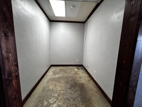 2401-2493 Interstate 40 W, Amarillo, TX for lease Interior Photo- Image 2 of 4