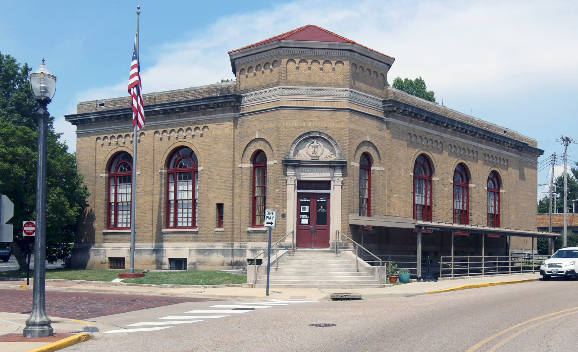 201 Hillsboro Ave, Edwardsville, IL for lease Building Photo- Image 1 of 4