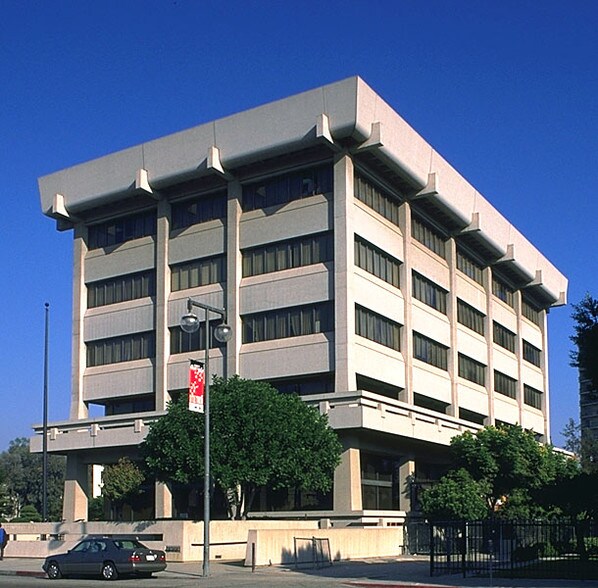 244 S San Pedro St, Los Angeles, CA à louer - Photo du bâtiment - Image 2 de 10