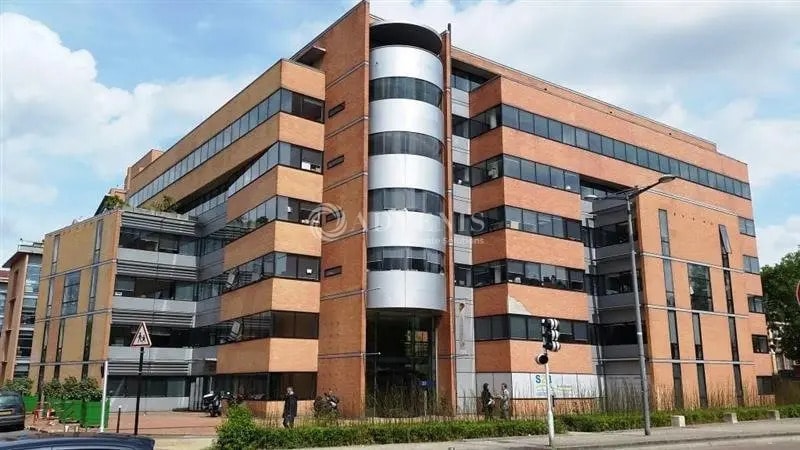 Office in Ivry-sur-Seine for lease Building Photo- Image 1 of 8