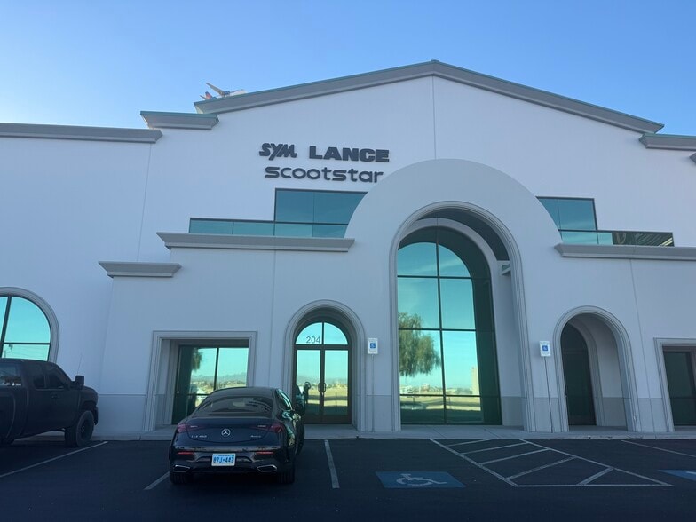 7660 Dean Martin Dr, Las Vegas, NV for lease - Building Photo - Image 2 of 17