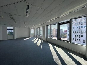 Boulevard De Dunkerque, Marseille for lease Interior Photo- Image 2 of 5