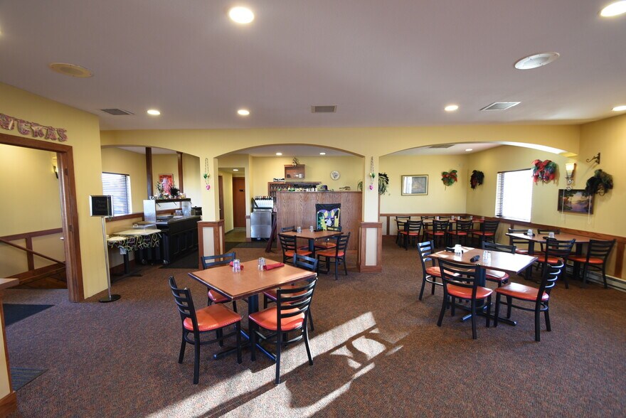 1324 25th Ave S, Fargo, ND à vendre - Photo intérieure - Image 2 de 4