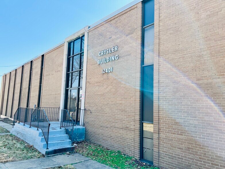 12401 E 43rd St, Independence, MO à louer - Photo du bâtiment - Image 3 de 24