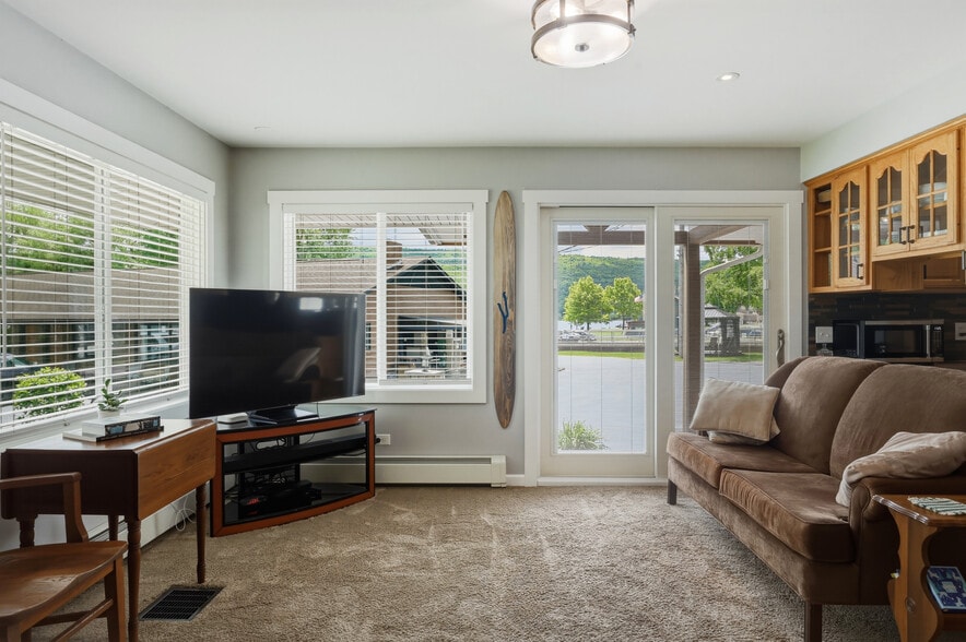 24 Water St, Hammondsport, NY for sale - Building Photo - Image 3 of 46