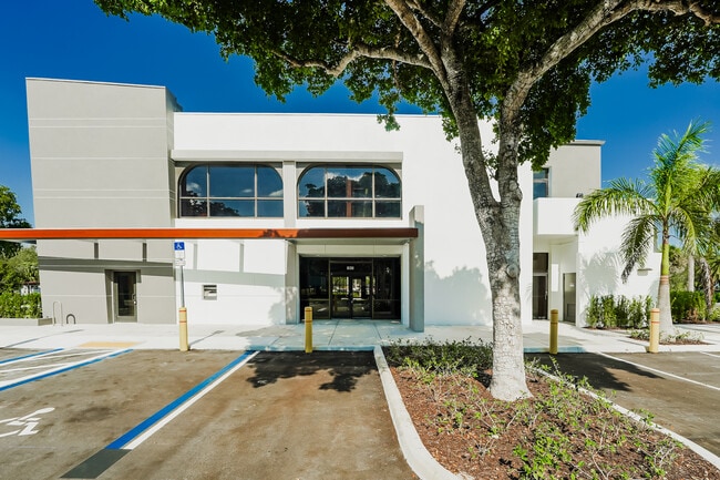 Plus de détails pour 1000 N Federal Hwy, Boca Raton, FL - Bureau à louer