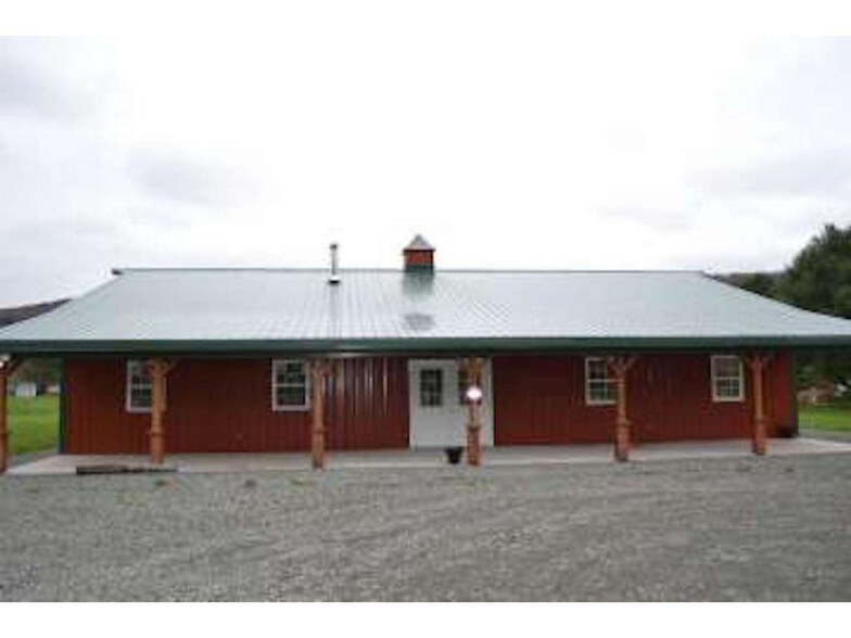2340 State Route 26, Endicott, NY à vendre - Photo du bâtiment - Image 2 de 5