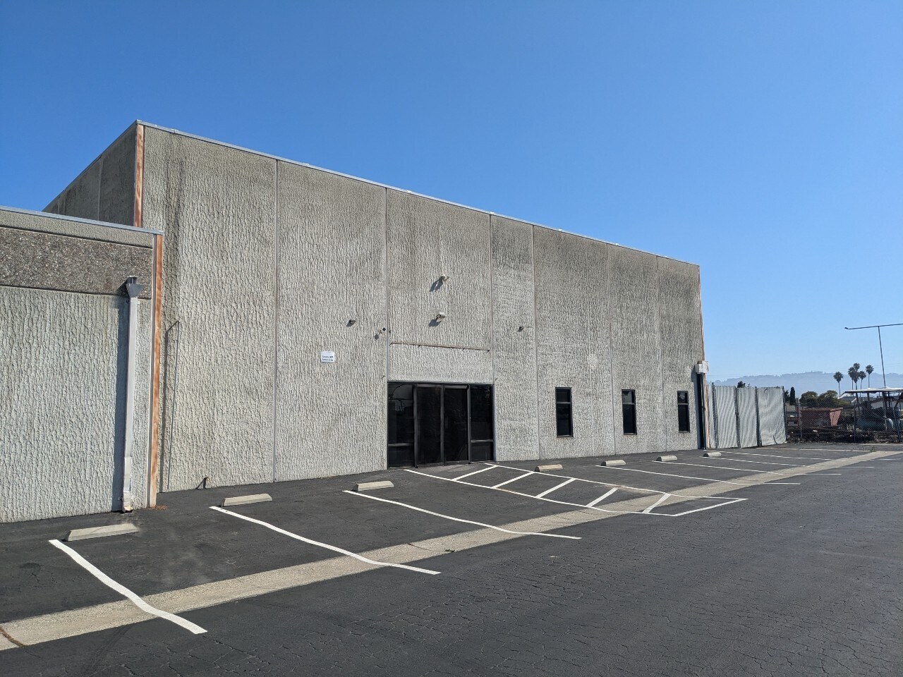 5 Hangar Way, Watsonville, CA à louer Photo du bâtiment- Image 1 de 14