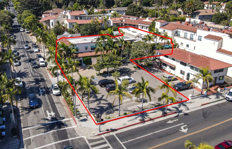 101 E Victoria St, Santa Barbara, CA à vendre - Photo du bâtiment - Image 1 de 19
