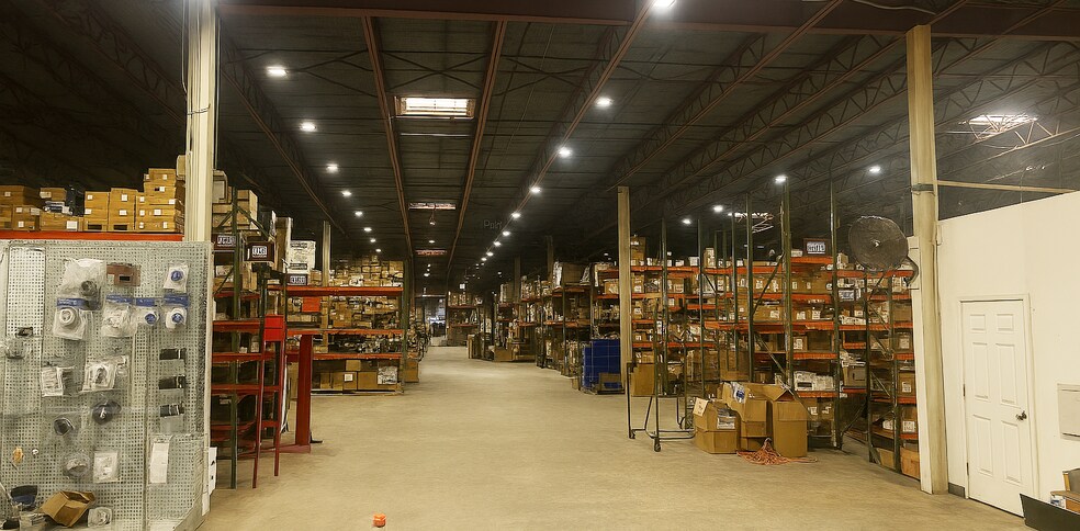 200 Industrial Dr, Greenville, SC à vendre - Photo du bâtiment - Image 2 de 14