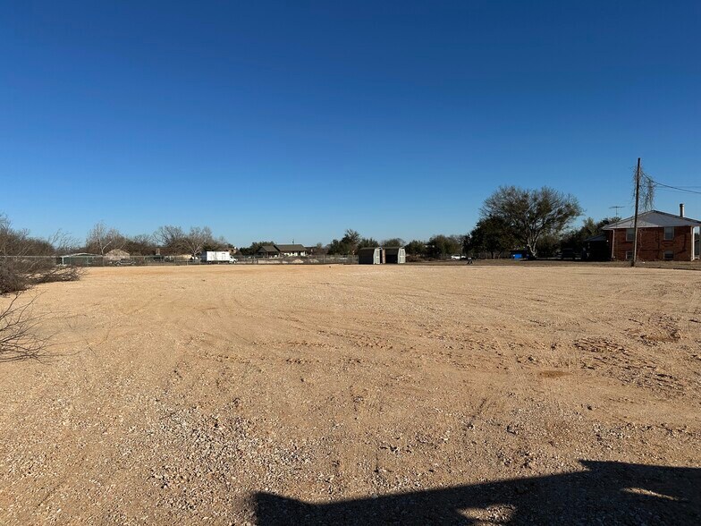 701 Patriot Way, Georgetown, TX à louer - Photo du bâtiment - Image 3 de 4