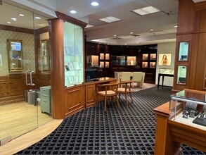 733 Anderson Ave, Cliffside Park, NJ for lease Interior Photo- Image 2 of 7