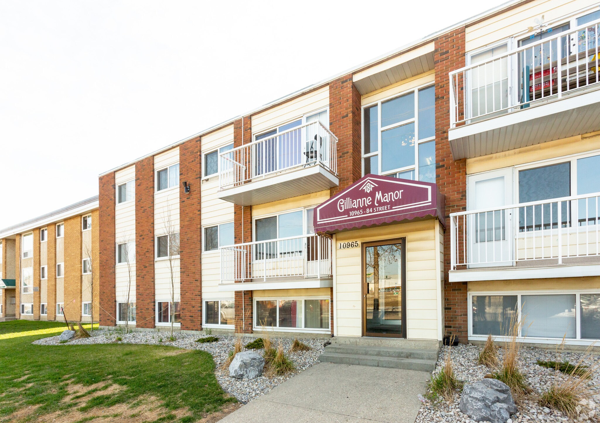 10965 84th St NW, Edmonton, AB à vendre Photo principale- Image 1 de 1