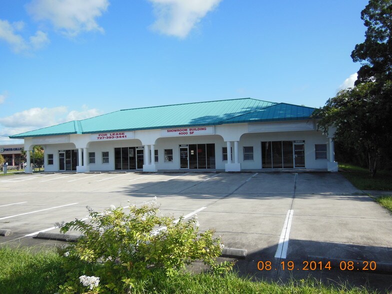 6483-6495 Ulmerton Rd, Largo, FL à louer - Photo du bâtiment - Image 2 de 6