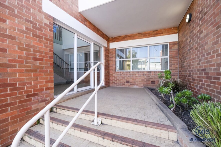 17 Kurrajong Ave, Leeton for lease - Building Photo - Image 3 of 15