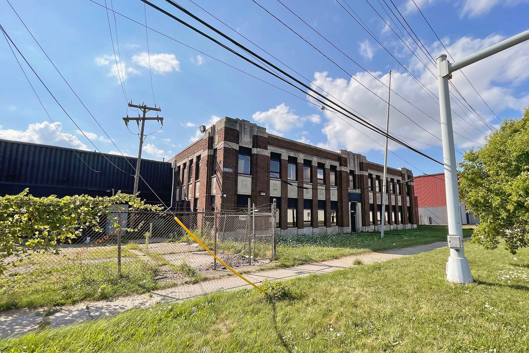 20263 Hoover St, Detroit, MI à vendre Photo du bâtiment- Image 1 de 12