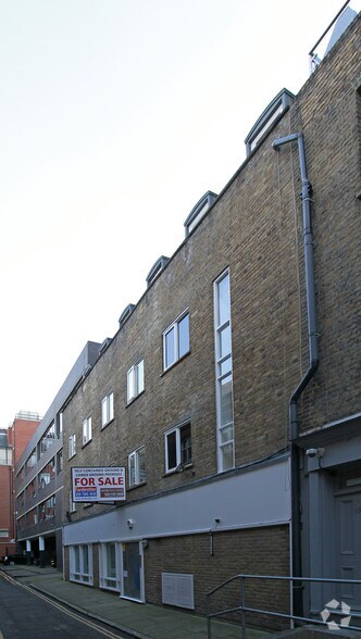 8 Eagle Ct, Londres à louer - Photo du bâtiment - Image 2 de 2