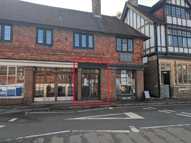 14-14A High St, Haslemere à louer - Photo du bâtiment - Image 2 de 7