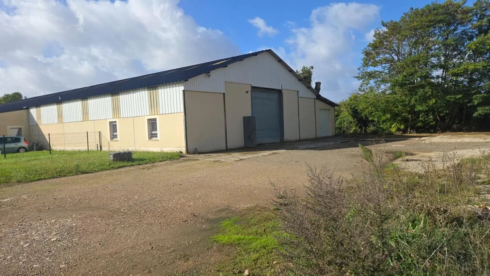 Flex in Dreux for lease - Building Photo - Image 2 of 13