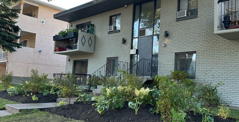 120 29 Ave, Calgary, AB for sale - Building Photo - Image 2 of 24