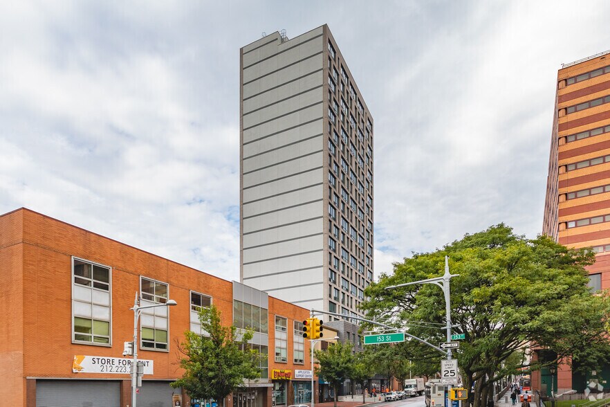 153-27 Jamaica Ave, Jamaica, NY à louer - Photo du bâtiment - Image 2 de 7
