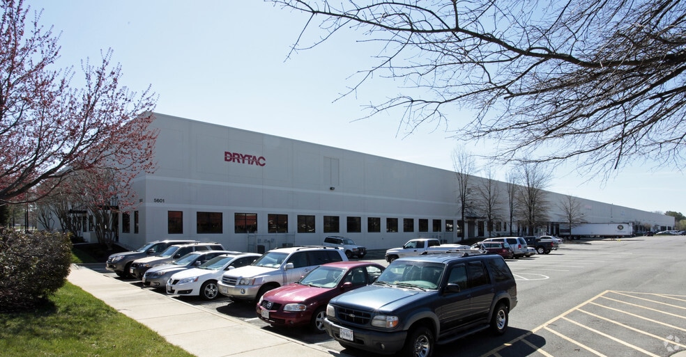 5601-5699 Eastport Blvd, Richmond, VA à louer - Photo du bâtiment - Image 3 de 21