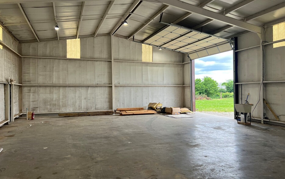 218 Apple Blossom Ave, Lowell, AR for lease - Building Photo - Image 2 of 6