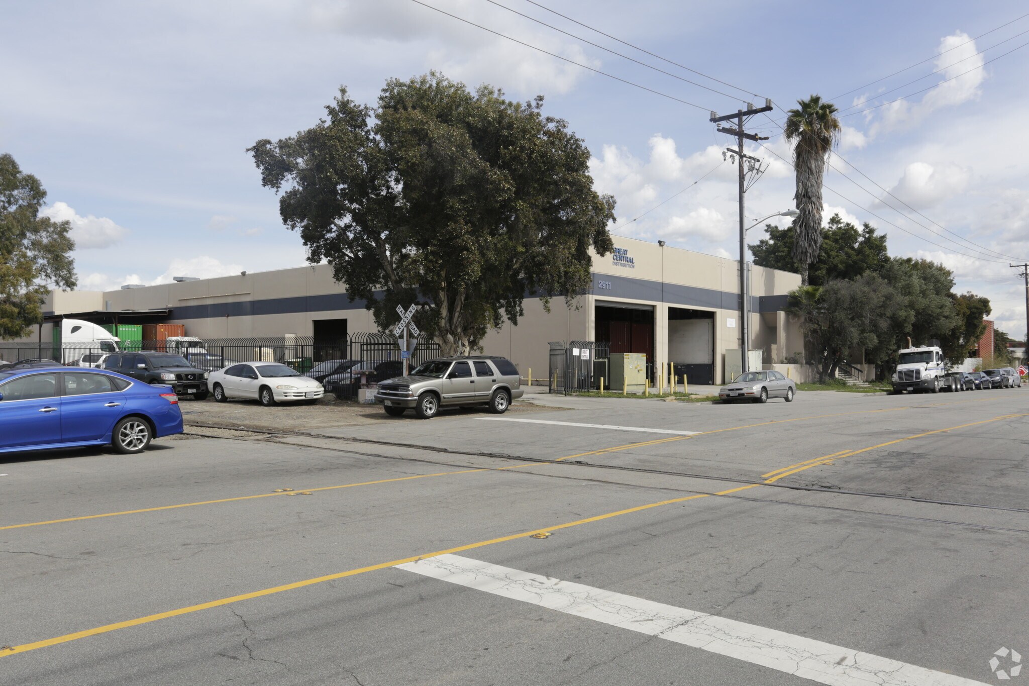 2911 E Harcourt St, Compton, CA à vendre Photo principale- Image 1 de 1