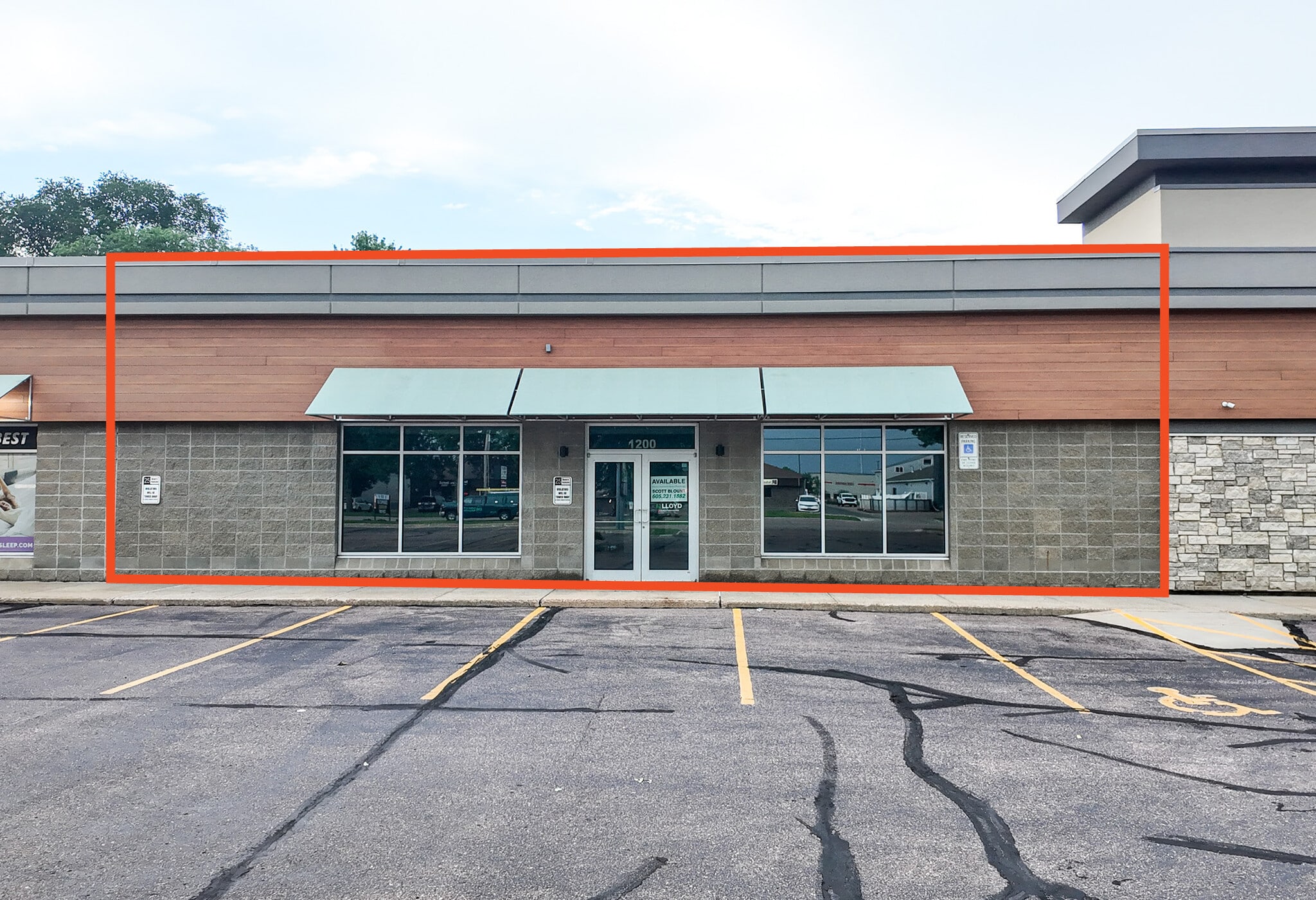 1112 W 41st St, Sioux Falls, SD for lease Interior Photo- Image 1 of 11