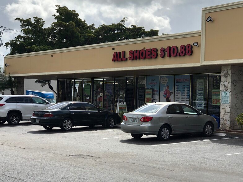 3200-3226 W Hillsboro Blvd, Deerfield Beach, FL à louer - Photo du bâtiment - Image 3 de 5