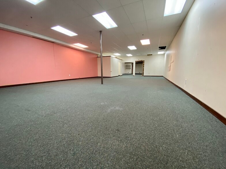 9131 Glacier Hwy, Juneau, AK for lease - Building Photo - Image 2 of 4