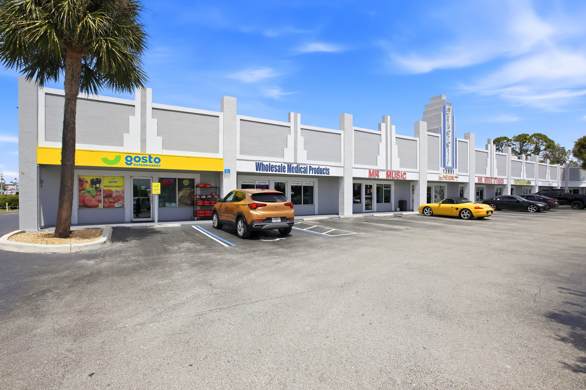 12951 Metro Pkwy, Fort Myers, FL à louer Photo principale- Image 1 de 11