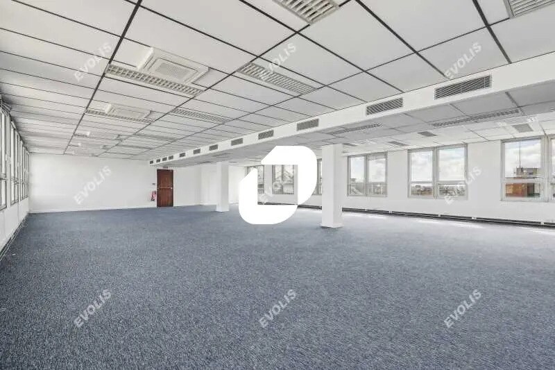 Office in Montreuil for lease - Building Photo - Image 3 of 8