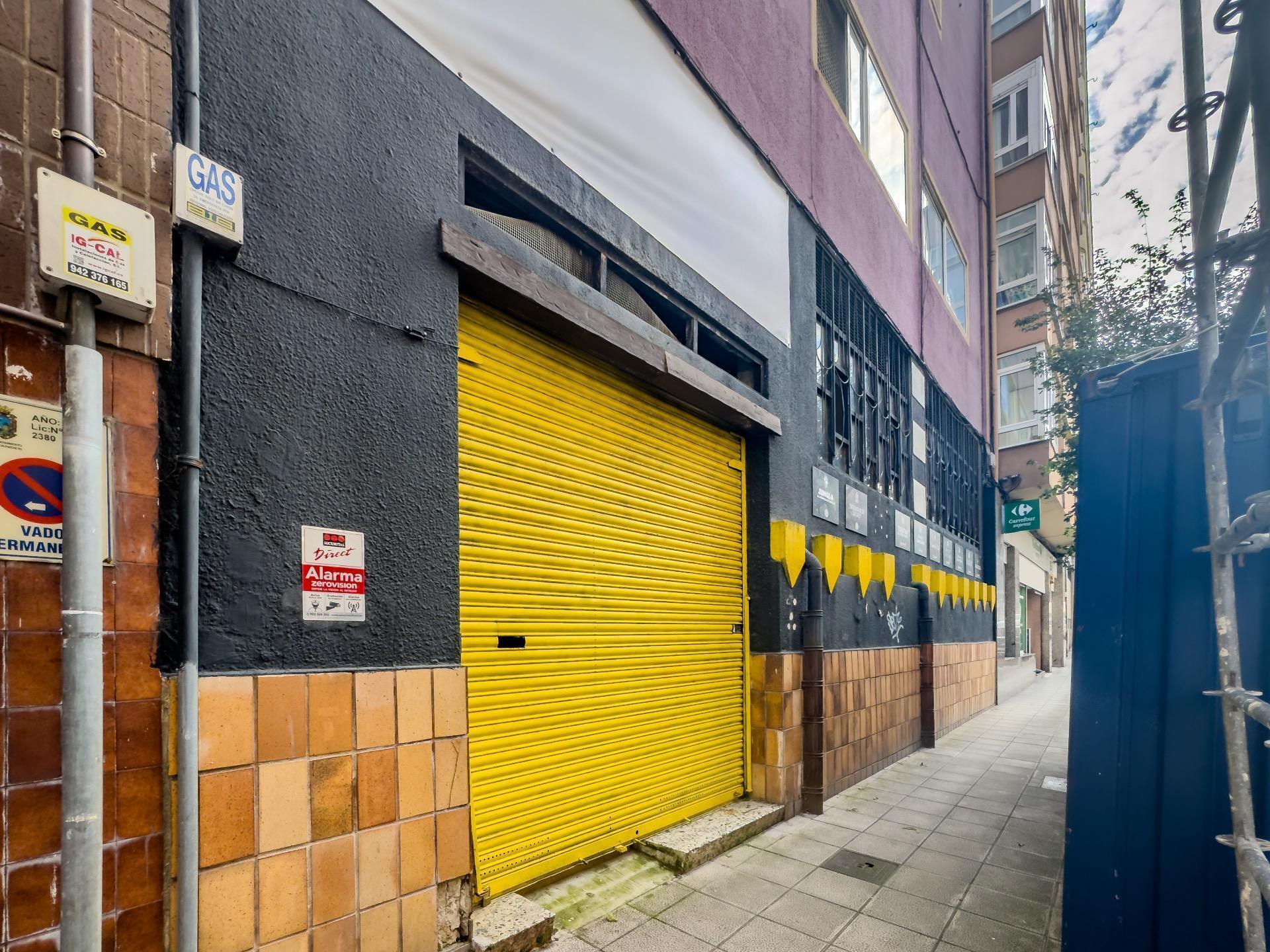 Retail in Santander for sale Building Photo- Image 1 of 12