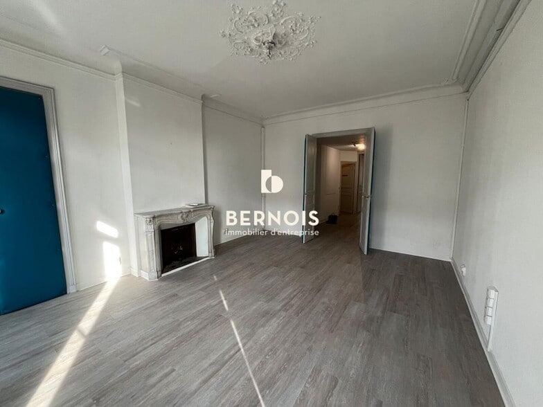 Office in Toulon for lease - Interior Photo - Image 3 of 18